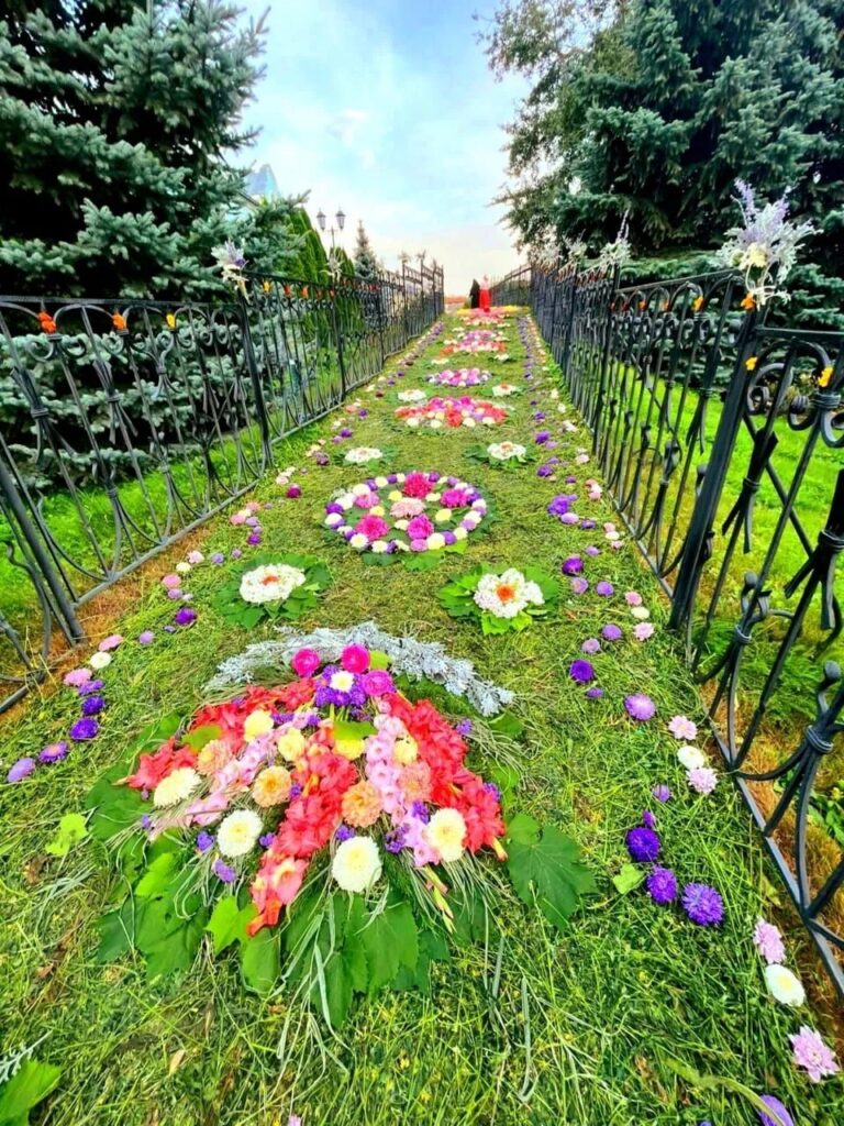 Дивеево на Успение Пресвятой Богородицы
