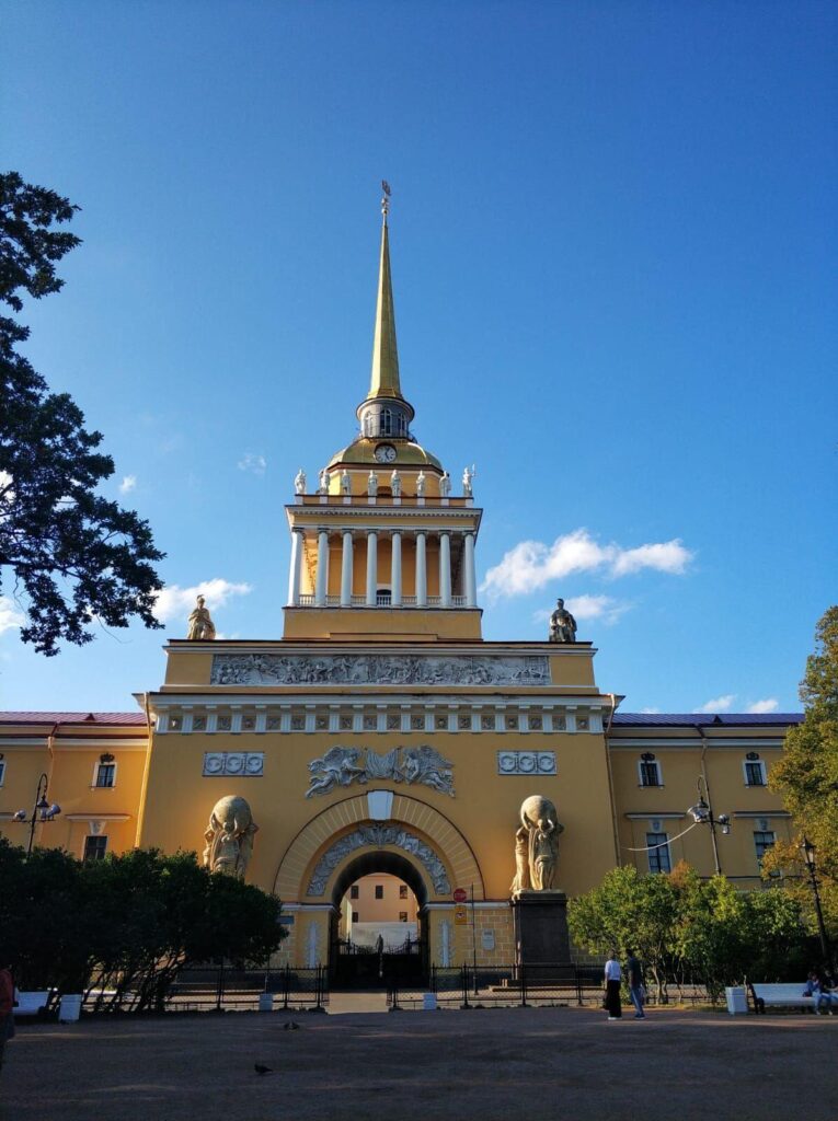 Праздник закрытия фонтанов в Петергофе + Великий Новгород