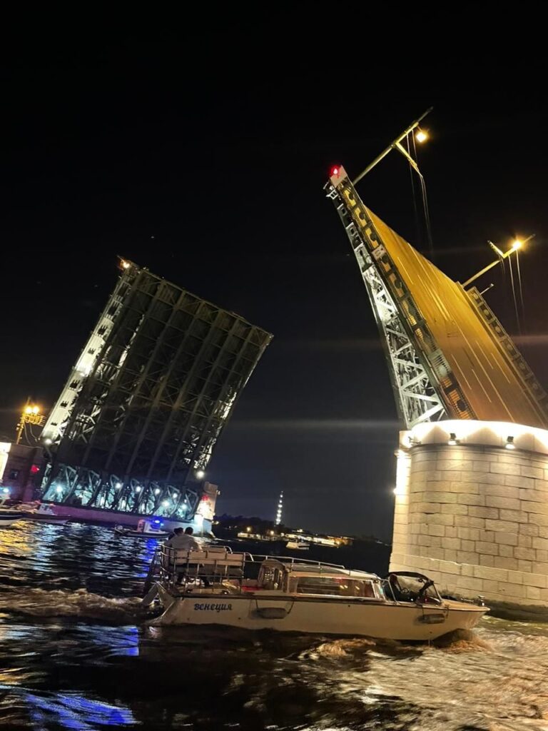 Праздник закрытия фонтанов в Петергофе + Великий Новгород
